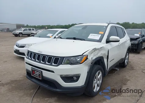 2018 Jeep Compass Latitude 4X4 z USA, uszkodzony, nr VIN 3C4NJDBB4JT453583